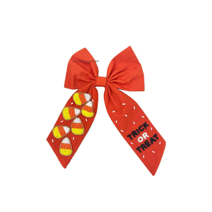 Lazo de Halloween hecho a mano con cuentas de semillas y diseño de Reina de Dulces, accesorio de pelo moderno con cuentas, lazo de pelo artesanal para fiestas - Product Image 3