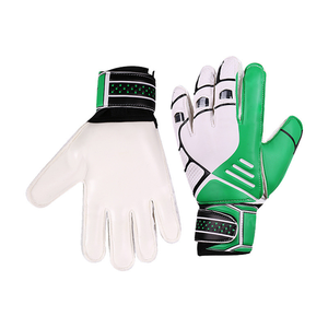 Gants de football haute viscosité pour adultes et enfants, confortables, respirants, en cuir, résistants à l'usure, conçus pour les gardiens de but. - Product Image 3