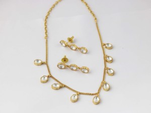 Ensemble de boucles d'oreilles pendantes et collier plaqué or 18 carats pour femmes - Collier en laiton fait main pour femme - Product Image 5