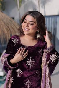 Ensemble Kurti en coton velours glacé de qualité supérieure, sans plis, toutes saisons, pour les occasions de fête, les festivals, les mariages, les occasions décontractées - Product Image 6