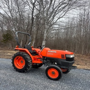 รถแทรกเตอร์คุณภาพพรีเมียม Kubota L2800 สำหรับการเกษตร จัดส่งรวดเร็ว ซื้อเลย ราคาขายส่ง ประหยัดมากสำหรับอุปกรณ์การเกษตร - Product Image 1