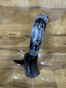 Cuerno para beber vikingo hecho a mano de búfalo genuino con soporte Cuerno de buey de búfalo Venta directa de fábrica del fabricante - Product Image 5