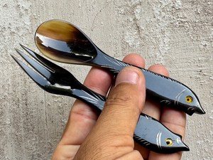 Cuillère de service classique en corne naturelle 100% écologique, polie à la main, ronde et moderne, pour la maison - Product Image 3