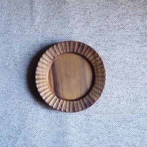 Assiette en bois artisanale avec grain de bois naturel et finition lisse, assiette de service décorative rustique pour la cuisine et la salle à manger - Product Image 3