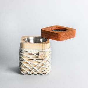 LuxeTimber Brûleur d'encens en bois fait main de luxe avec support en métal ajouré pour Oud, Bakhoor et la maison - Product Image 2