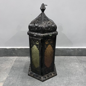 Farol de Hierro y Vidrio Estilo Marroquí con Paneles de Vidrio Coloridos, Acabado Antiguo para Decoraciones de Ramadán, Navidad y Pascua - Product Image 6