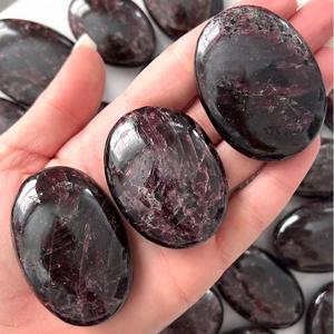 Piedra de Granate Roja Natural Ovalada Pulida, Cristal Curativo para Reiki, Meditación, Sanación Energética, Decoración, Venta al Por Mayor - Product Image 5