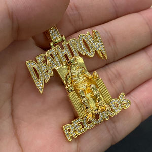 Colgante Unisex de Plata 925 y Oro 10K con Moissanita Personalizada, Diseño Nuevo de Deathrow Records, Joyería de Lujo con Corte Brillante - Product Image 6