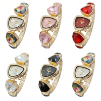 Montre à quartz pour femme avec zircons colorés incrustés, design audacieux, accessoire de mode et de personnalité