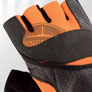 Gants de musculation en cuir à demi-doigts avec logo personnalisé pour hommes - Respirants et antidérapants pour la salle de sport - Product Image 4