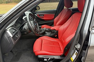 2017 B-M-W 340-i x-D-r-i-v-e S-e-d-a-n - Product Image 3