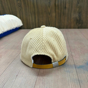 Gorra de Béisbol de Pana Marrón con Logotipo Bordado en la Parte Delantera, 5 Paneles, Cierre de Correa de Cuero, Estructura Plana, Unisex, Deportiva - Product Image 3