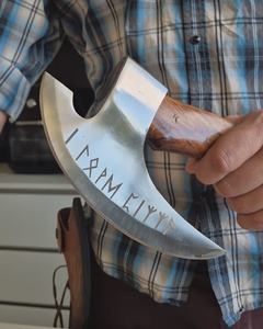 Couteau à pizza Viking artisanal en acier inoxydable finition satinée, couteau Ulu gravé de runes personnalisées, vente en gros - Product Image 1
