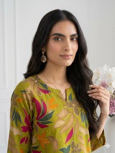 Ensemble Kurti et Palazzo en Rayonne Imprimée avec Broderie Métallisée – Tenue Ethnique Douce et Confortable - Product Image 2