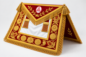 Badge maçonnique en cuir de luxe Royal Arch, brodé rouge, résistant à l'eau, carré avec rabat en V et aimant, avec franges dorées - Product Image 5