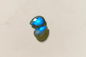 Paire de cabochons en labradorite à facettes, polis, effet flash, pierres brutes pour la création de pendentifs, 10x14mm - Product Image 2