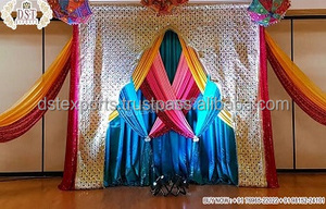 ฉากหลังงานพิธีฮัลดีพิเศษ ฉากหลังสีเหลืองแบบกระจก ตกแต่งเวทีงานสันจีต พร้อมผ้าม่านลายซารี ฉากหลังงานแต่งงานสวยงาม ฉากหลังเวทีงานแต่งงาน สหรัฐอเมริกา - Product Image 3