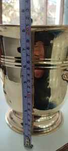 Seau à glace en laiton de fabrication indienne, refroidisseur à vin avec poignées, finition dorée vintage pour bar, mariage, décoration de fête, vente en gros - Product Image 2