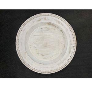 Assiette de présentation en bois perlée blanche faite à la main |   Sous-plats ronds Shabby Chic en bois finition antique pour hôtels et restaurants - Product Image 1