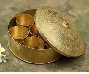 Caja de Almacenamiento de Especias de Metal de Lujo con Tapa Decorativa, Organizador de Masala para Cocina, Contenedor para Hierbas y Condimentos - Product Image 2