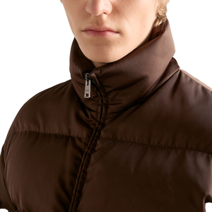 Veste d'hiver légère en duvet d'oie avec capuche en nylon recyclé de qualité supérieure pour hommes, manteau matelassé pour l'extérieur, fabricant OEM - Product Image 6