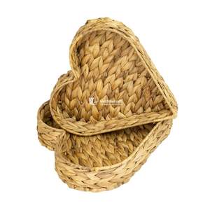 Bulk Order Heart Shape Water Hyacinth Tray with Beads, OEM Beaded Heart Shape Water Hyacinth Tray <b>Valentine</b> Wholesale - Product Image 1