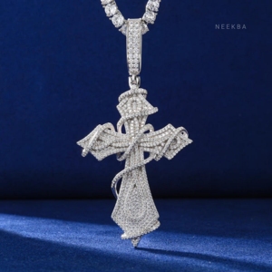 Colgante de Cruz de Moissanita Totalmente Engastado, Plata de Ley 925, Joyería Fina Hecha a Mano, Regalo para Hombres y Mujeres, Joyería Artesanal - Product Image 3