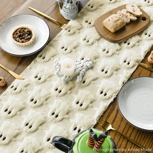 Runner da Tavola Halloween in Jacquard Fantasma Beige, Materiale Morbido in Finta Pelliccia - Product Image 3