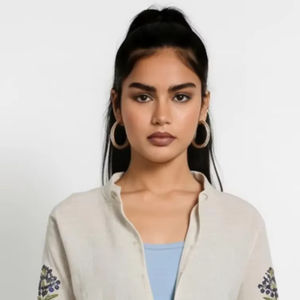 Veste matelassée artisanale en coton et lin velours beige, broderie florale à la main, écologique, respirante, légère, longue, pour l'hiver - Product Image 1