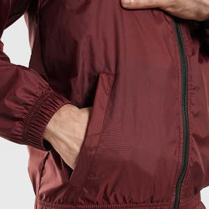 OEM Custom Windbreaker Men Tracksuit Set OEM Wholesale Full Zip Sportswear Jogging Suit Private Label Manufacturer - Product Image 6