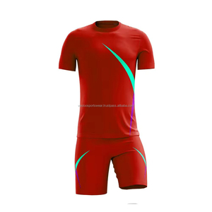 เสื้อฟุตบอลพิมพ์ลายตามสั่ง พิมพ์ดิจิทัล โพลีเอสเตอร์ 100% แห้งเร็ว ยืดหยุ่นได้ ชุดฝึกซ้อมฟุตบอลแบบยูนิเซ็กซ์ ชุดยูนิฟอร์มครบชุด - Product Image 1