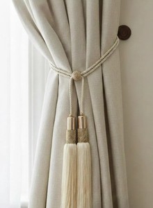 Attache de rideau de luxe à pompons – Support de rideau doré - Product Image 3