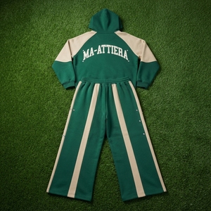 Conjunto Deportivo para Hombre con Capucha y Cremallera en Verde Oscuro y Crema, Sudadera con Estampado Gráfico y Pantalones Anchos - Product Image 5