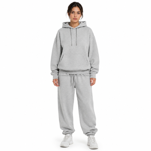Ensemble survêtement molletonné ample en coton pour femme : sweat à capuche et pantalon de jogging – Style décontracté streetwear – Fournisseur OEM/ODM pour marques privées - Product Image 1
