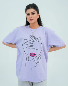 T-shirt noir pour femme avec imprimé visage abstrait blanc, col rond, manches courtes, style minimaliste, coupe classique, tissu jersey 100% coton - Product Image 3