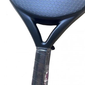 ไม้พายแพเดิลคาร์บอนน้ำหนักเบาแบบกำหนดเองได้ พร้อมตาข่ายโพลีเอสเตอร์สำหรับผู้เล่น - Product Image 6