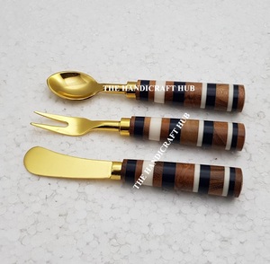 Juego de utensilios de cocina para queso de diseño elegante, juego de cubiertos de acero inoxidable con mango de resina de madera a un precio muy competitivo. - Product Image 2