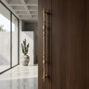 Manija de Puerta Moderna de Latón Sólido Augustus |   Manija de Puerta de Entrada de Latón Antiguo de Lujo para Uso en Hoteles |   Duradero para Exteriores de 42 Pulgadas - Product Image 3