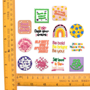 Accesorios para Zapatos con Temática del Alfabeto, Letras y Números Coloridos de la A a la Z, de PVC Suave, Personalizables con Nombre, para Jardín - Product Image 4