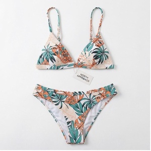 Ensemble de bikini imprimé feuilles tropicales pour femme NORTH APPROACH, 2 pièces, extensible, en spandex et polyester, haut triangle, bas string - Product Image 1