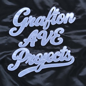Chaqueta Varsity de Satén Vintage para Hombre, Personalizada con Letras, Corte Ajustado, Botones de Cuerno, Premium y de Alta Calidad OEM - Product Image 6