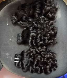 100% cuticules bouclées naturelles brutes non transformées alignées sans enchevêtrement Machine à donneur unique Double trame Extensions de cheveux humains indiens - Product Image 4