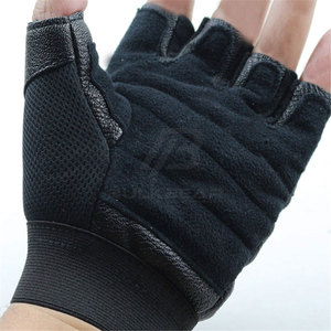 ถุงมือออกกำลังกายหนังคุณภาพพรีเมียม ครึ่งนิ้ว กันลื่น น้ำหนักเบา สำหรับฟิตเนส ออกกำลังกาย ฝึกซ้อม จับกระชับมือ ใส่สบาย - Product Image 2