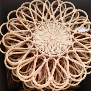 Chargeur de batterie traditionnel vietnamien en rotin |   Set de table tissé pour fête sur le thème asiatique - Product Image 1