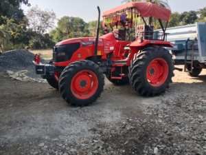 ราคาโรงงานสำหรับรถแทรกเตอร์ MU5501 2WD 80 แรงม้า ดีเซล เกียร์ธรรมดา พร้อมพวงมาลัยเพาเวอร์ PTO มอเตอร์เกษตร สำหรับขาย - Product Image 3