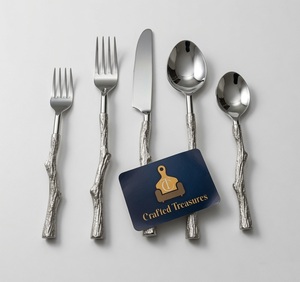 Ensemble de couverts de style vintage avec manche en métal en forme de branche, en acier inoxydable 18/8, finition poli miroir, pour la vaisselle de mariage et les ustensiles de table. - Product Image 1
