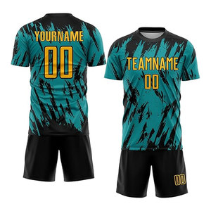 Ensemble d'uniformes de football personnalisés pour hommes – Maillot et short sur mesure en matériau durable et respirant, conçu pour les équipes, clubs et ligues - Product Image 1