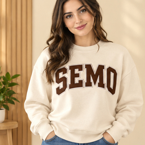Suéter Rosa de Cuello Alto para Mujer con Estampado de Letras SEMO Personalizado, Bordado de Letras Griegas, Ropa de Hermandad Universitaria, Espíritu Universitario - Product Image 2