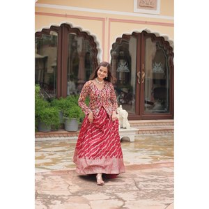 Lehenga Choli en coton rouge à imprimé numérique pour femme, idéal pour les fêtes – Hauts et jupes élégants - Product Image 2
