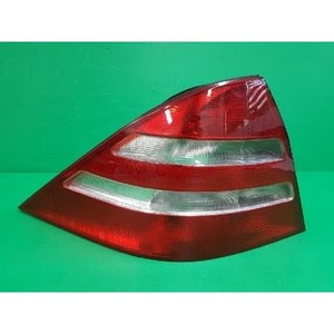 ไฟท้ายด้านนอกซ้าย (ฝั่งคนขับ) รุ่น S-class หมายเลขอะไหล่ A2208200164 - Product Image 1